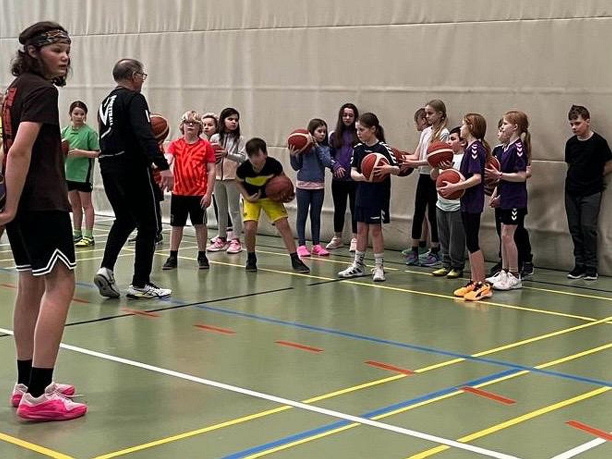Sonderprojekt mit der A-S-S im Lahrfeld in Sportschule Hachen